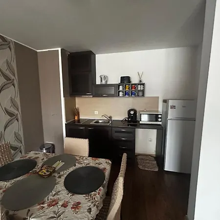 Διαμέρισμα илен 433 Royal Towers *